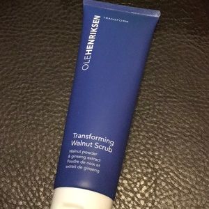 Olehenriksen Transforming Walnut Scrub